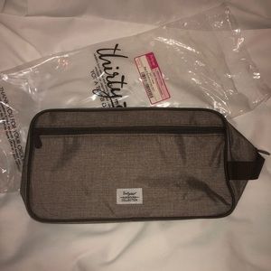 31   24/7 Travel Case